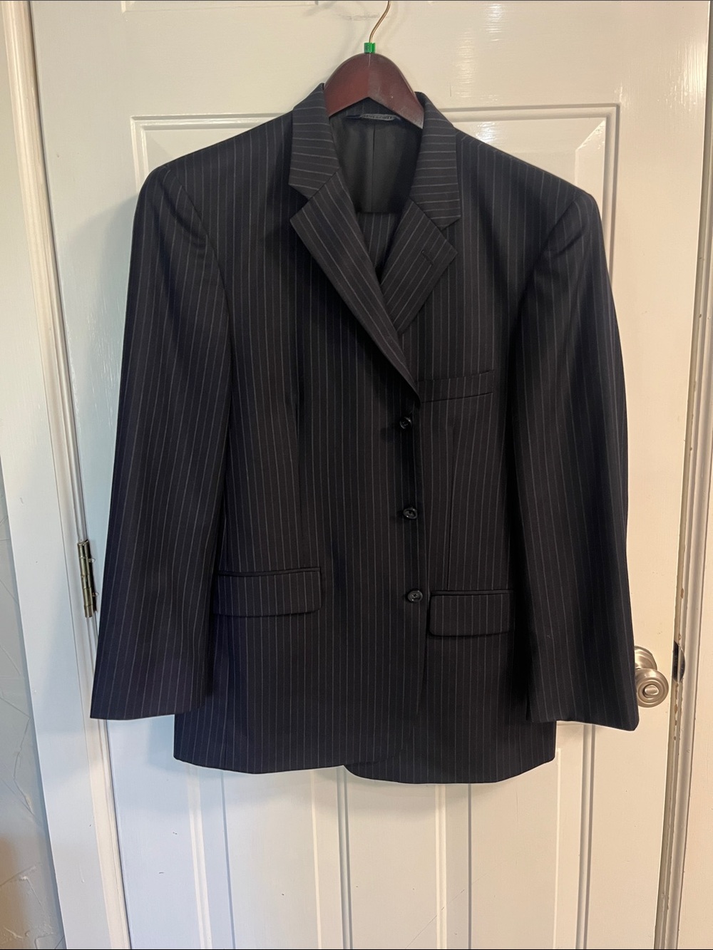 Men suit. Stafford. Size 39. Navy blue with pinstripe.